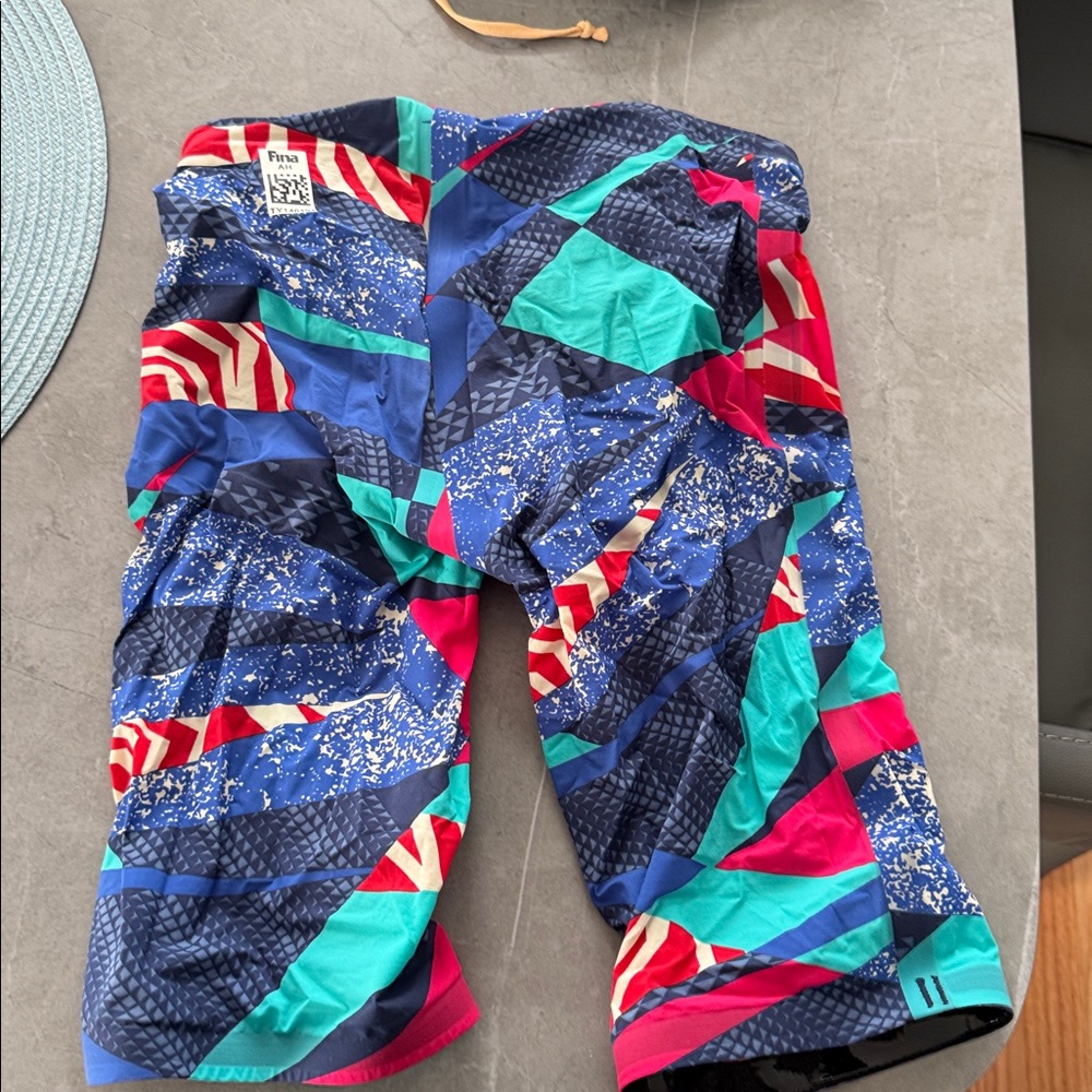 TYR avictor tech suit size 26 - Picture 2 of 3
